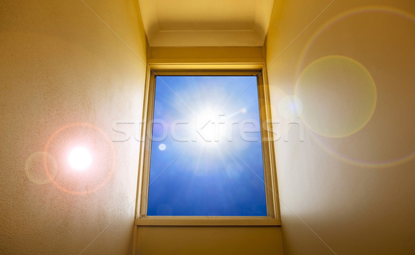 Mavi gökyüzü pencere büyük yukarı parlak güneş Stok fotoğraf © THP