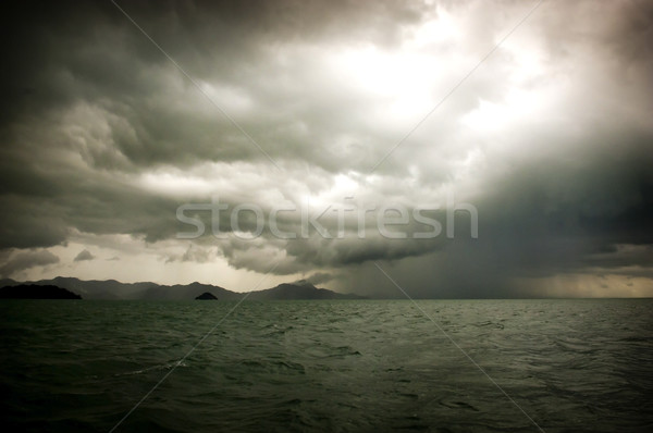 Tempestuoso enorme chuva áspero oceano Foto stock © THP