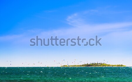 Tropical island etrafında yeni gökyüzü su spor Stok fotoğraf © THP