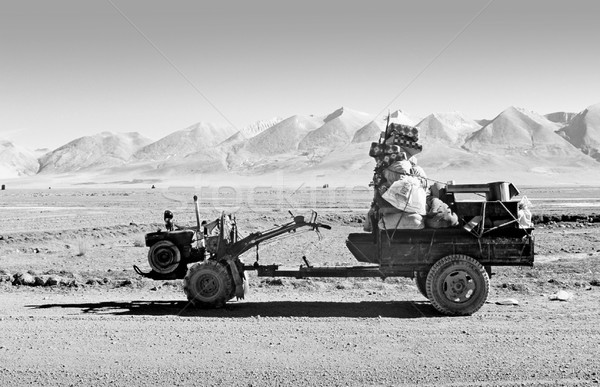 Transport typique forme utilisé tibet voiture [[stock_photo]] © THP