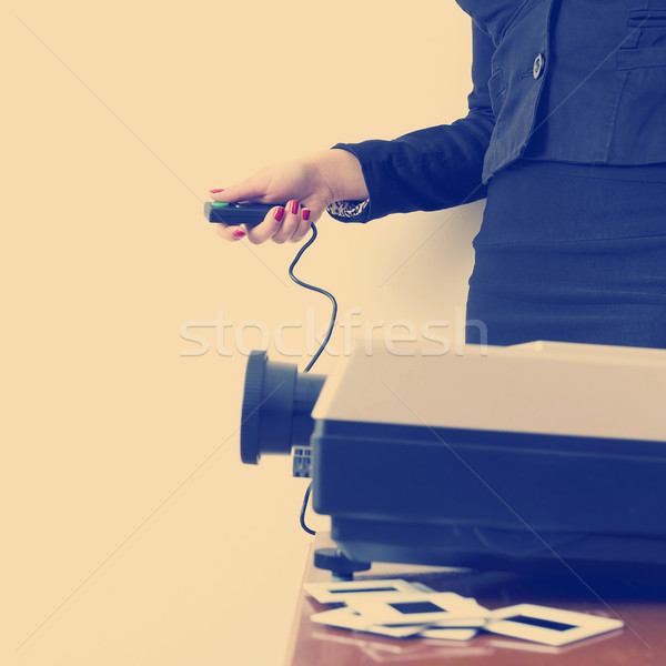 Foto stock: Negocios · Slide · presentación · mujer · de · negocios · proyector · blanco