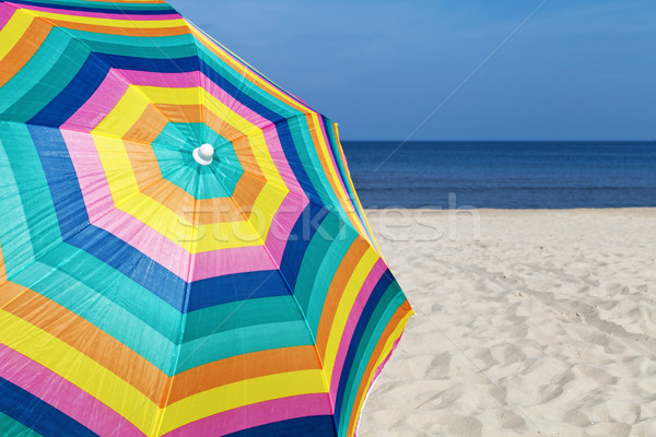 Sonnenschirm Dach Sandstrand Sommer Zeit Strand Stock foto © ThreeArt