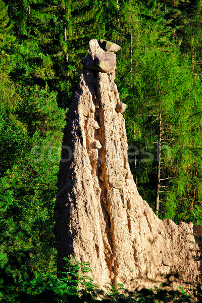 Pirâmide madeira floresta paisagem rocha pedra Foto stock © tiero