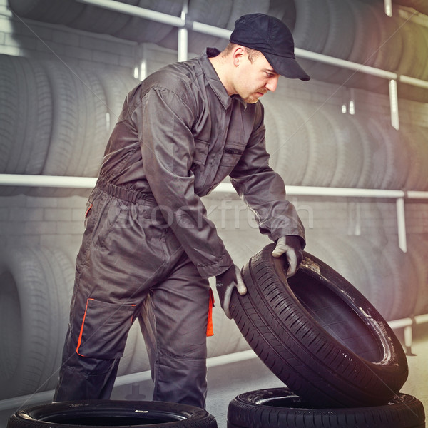 Manuale lavoratore dovere garage spostare industriali Foto d'archivio © tiero