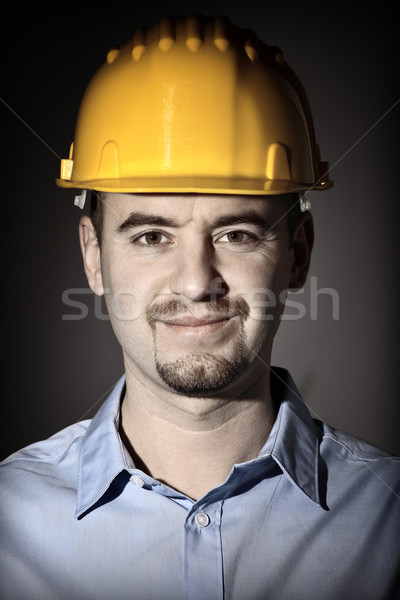 [[stock_photo]]: Ingénieur · portrait · jeunes · casque · oeil