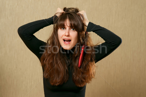 Saç fırçası saç hayal kırıklığına uğramış genç kadın kötü gün Stok fotoğraf © timbrk