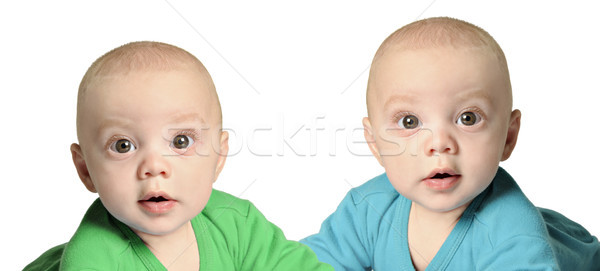 Gemelo bebé ninos azul verde cara Foto stock © tish1