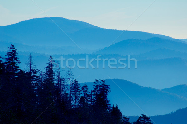 Berg zonsondergang koepel groot rokerig Stockfoto © tmainiero