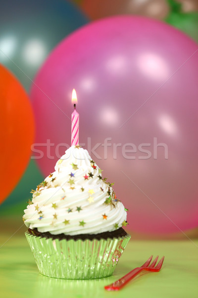 ünneplés léggömbök gyertyák torta boldog születésnapot kék Stock fotó © tobkatrina