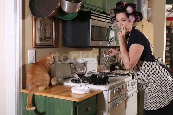 1950 Ära Hausfrau täglich Hausarbeit Stock foto © tobkatrina