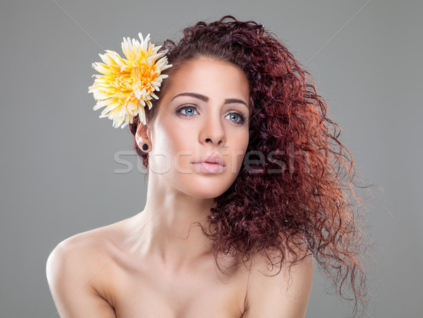 Bela mulher vermelho cabelos cacheados belo mulher jovem cara Foto stock © tommyandone