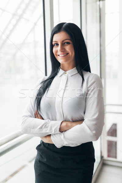 Sikeres üzletasszony iroda fiatal üzlet nő Stock fotó © tommyandone