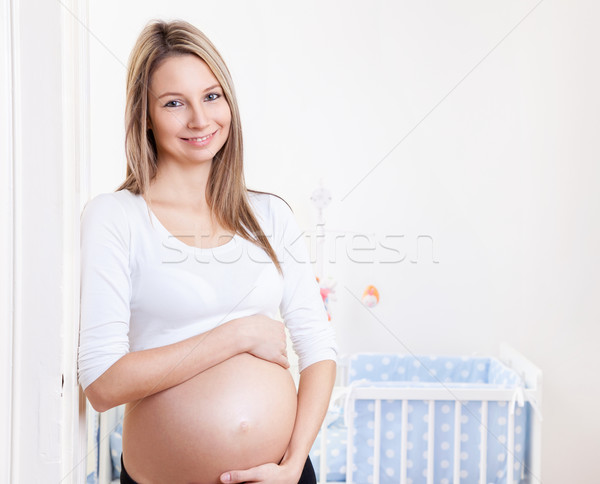 Foto stock: Jóvenes · feliz · mujer · embarazada · bebé · médicos · salud