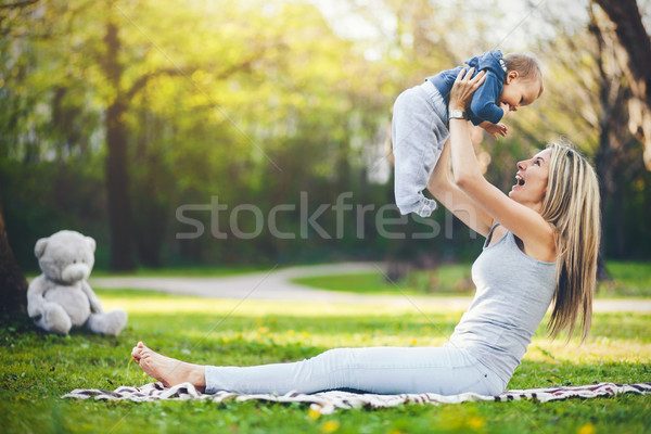 [[stock_photo]]: Ravi · mère · fils · extérieur · parc