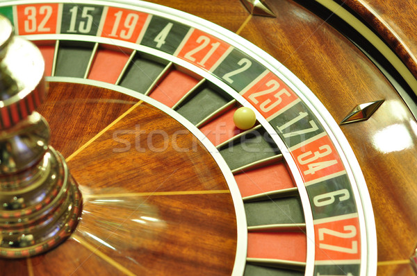 Ruota della roulette immagine casino palla numero 25 Foto d'archivio © tony4urban