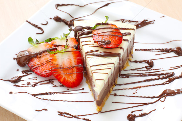 Photo stock: Gâteau · fraise · trois · gâteau · au · chocolat · fraises · café