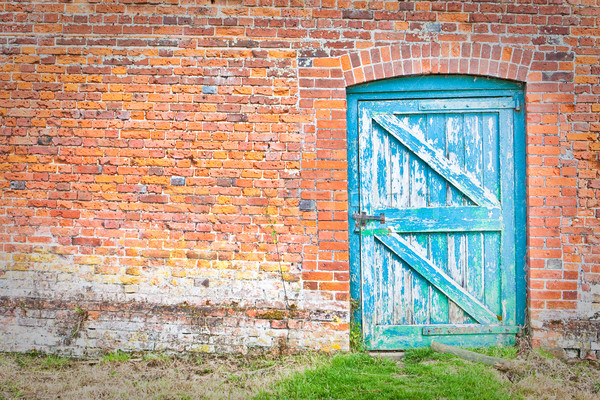 Wonky door Stock photo © trgowanlock
