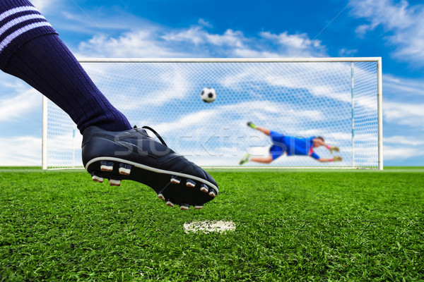 ногу съемки футбольным мячом цель штраф Футбол Сток-фото © tungphoto