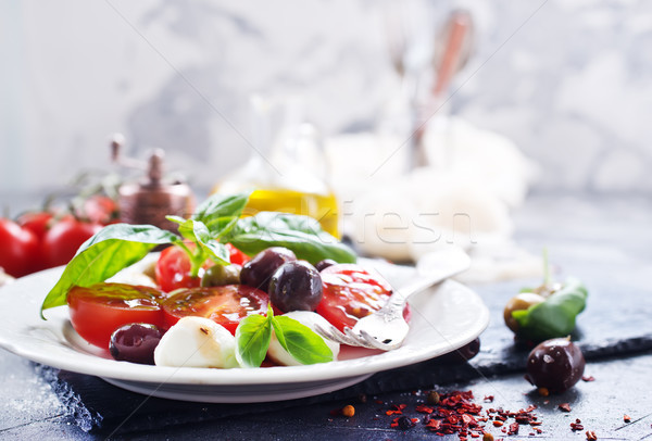 Caprese caprese saláta tányér asztal étel fa Stock fotó © tycoon