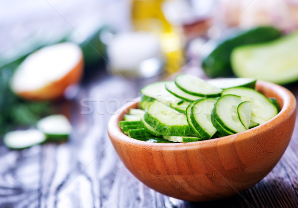 Gurken Salat Salatschüssel Tabelle Essen Gesundheit Stock foto © tycoon