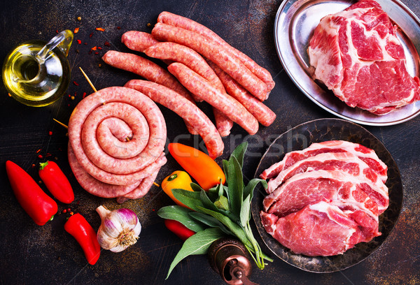 Carne salsicce greggio tavola stock foto Foto d'archivio © tycoon