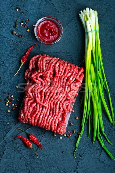 Surowy mięsa tablicy tabeli tle gotowania Zdjęcia stock © tycoon