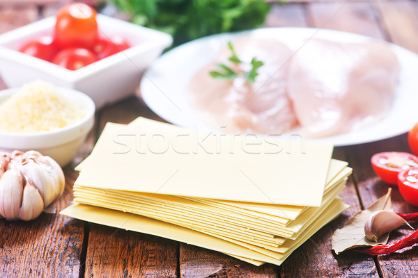 Ingrediente lasagna masa de lemn lumina sân tabel Imagine de stoc © tycoon
