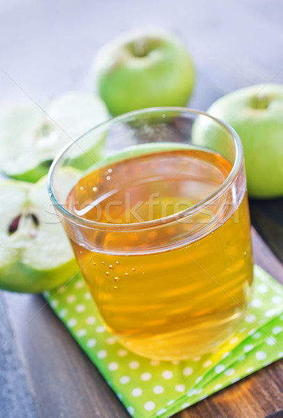 Zumo de manzana manzana frutas verde oro desayuno Foto stock © tycoon