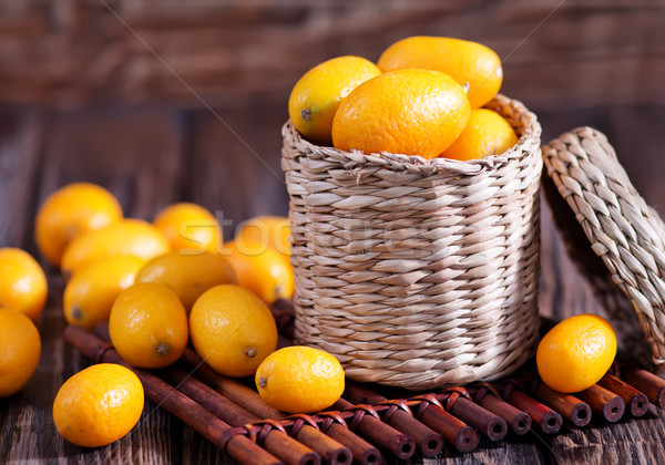 木桌 新鮮 食品 水果 橙 瓶 商業照片 © tycoon