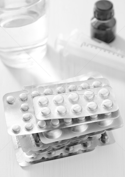 Pénz gyógyszer üveg drogok gyógyszertár injekciós tű Stock fotó © tycoon