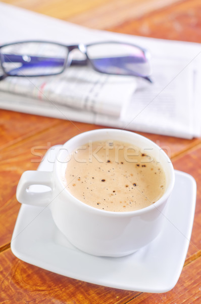 Koffie krant nieuws bril drinken studie Stockfoto © tycoon