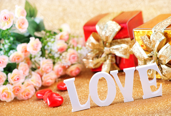 Ziua indragostitilor cutie cadou litere dragoste fericit natură Imagine de stoc © tycoon