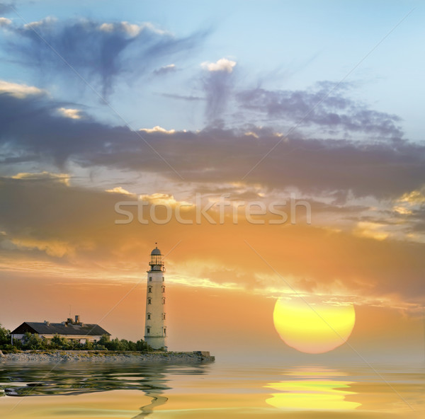 Deniz feneri gökyüzü ev güneş doğa ışık Stok fotoğraf © tycoon