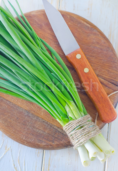 Yeşil soğan gıda yeşil kırmızı plaka salata Stok fotoğraf © tycoon