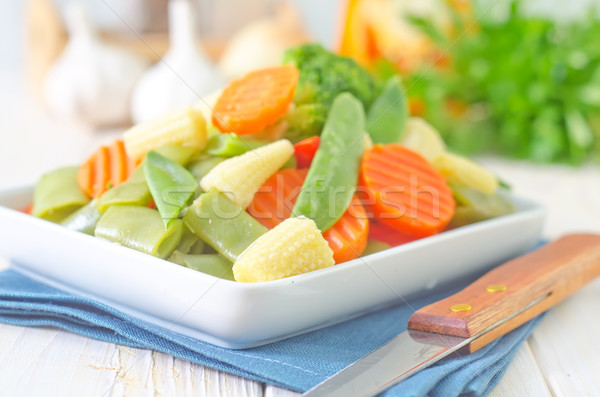 Zöldségek nyár vacsora tányér villa fehér Stock fotó © tycoon