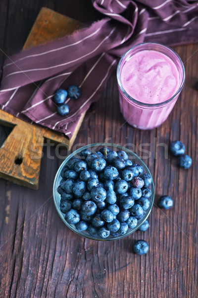 Yogurt mirtillo tavolo in legno blu bere mangiare Foto d'archivio © tycoon