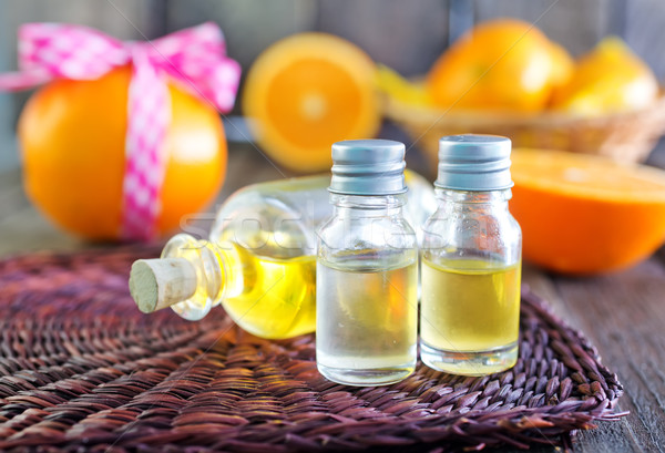 Aroma ulei sticlă tabel corp sănătate Imagine de stoc © tycoon