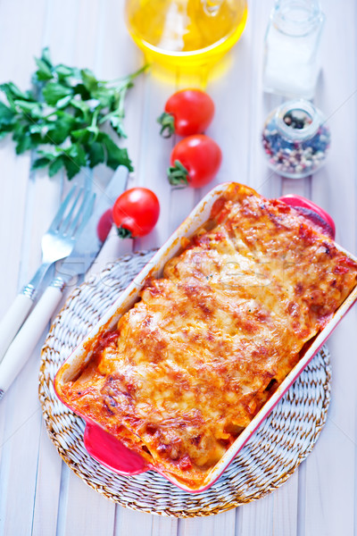 Imagine de stoc: Lasagna · castron · tabel · paste · placă · salată