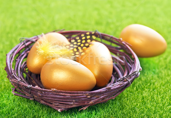 декоративный окрашенный пасхальных яиц таблице Пасху небе Сток-фото © tycoon