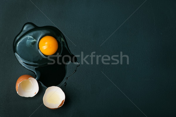 Crudo huevos pollo mesa de cocina Shell blanco Foto stock © tycoon