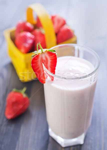 Jogurt truskawki żywności owoców szkła lata Zdjęcia stock © tycoon