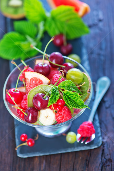 фруктовый салат стекла чаши таблице фрукты здоровья Сток-фото © tycoon