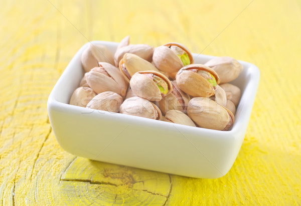 [[stock_photo]]: Pistache · résumé · table · noir · shell · semences