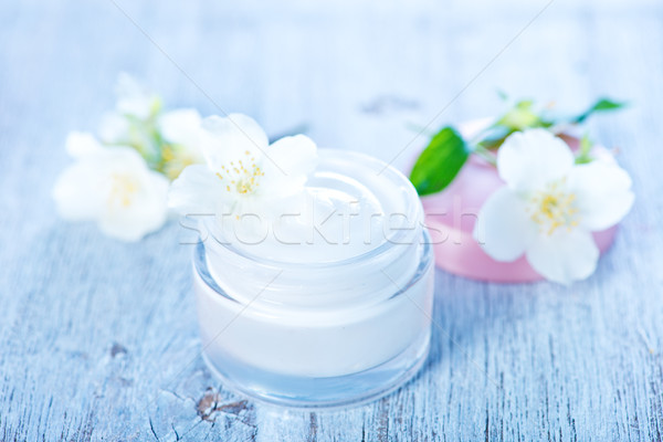 Cosmétiques crème corps banque table visage [[stock_photo]] © tycoon