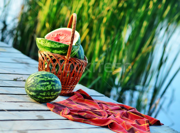 Frischen Wassermelone Holz Pier See Tabelle Stock foto © tycoon