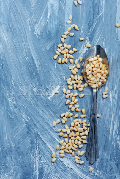 Cedro nozes colher tabela cor alimentação Foto stock © tycoon