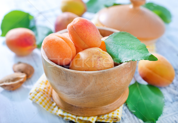 [[stock_photo]]: Fraîches · abricot · bois · bol · table · texture