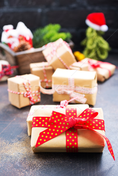 Karácsony dekoráció doboz ajándék asztal szív Stock fotó © tycoon