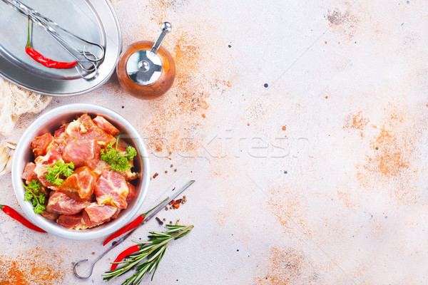 Foto stock: Crudo · carne · especias · sal · brocheta · mesa