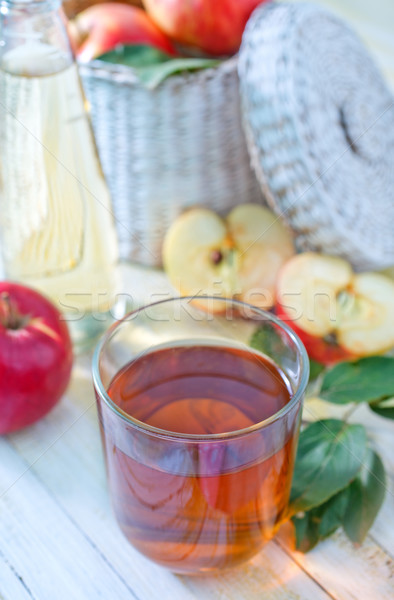 Sok jabłkowy owoców tabeli pić złota kolor Zdjęcia stock © tycoon